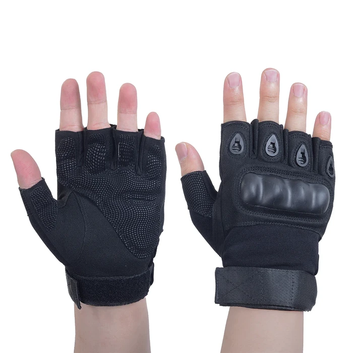 כפפות טקטיות ללחימה.