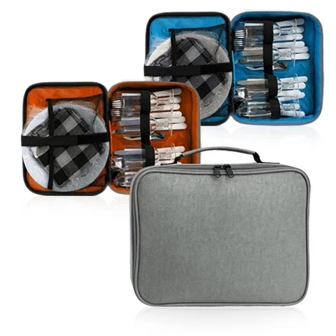 סט כלים ל- 4 סועדים בתיק נשיאה